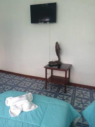 Hotel Salinas Puerto Ayora  Exteriör bild